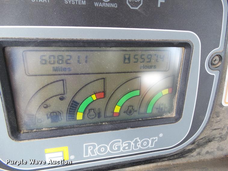 image for item BZ9820 2004 Ag-Chem RoGator 1264 self-propelled sprayer