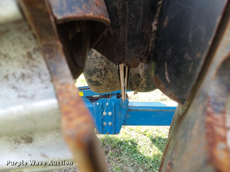 image for item BZ9826 2001 Kinze 3600 split row planter