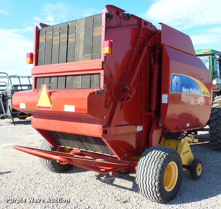 image for item DA2908 2009 New Holland BR7090 round baler