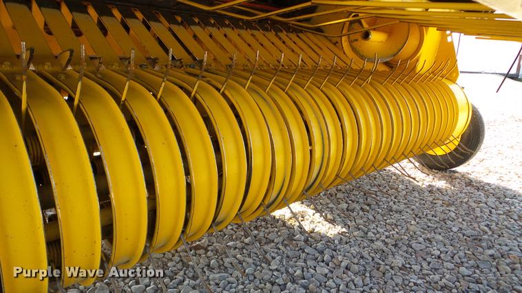 image for item DA2908 2009 New Holland BR7090 round baler