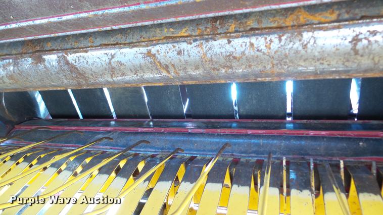 image for item DA2908 2009 New Holland BR7090 round baler