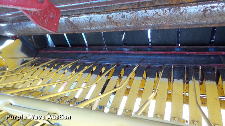 image for item DA2908 2009 New Holland BR7090 round baler