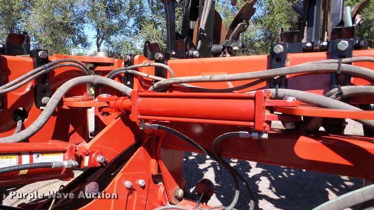 image for item DA2909 2011 Krause Gladiator 1200-1630 strip-till
