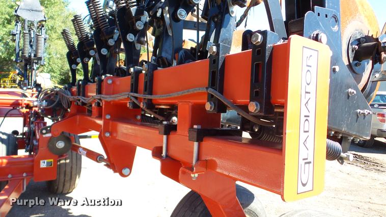 image for item DA2909 2011 Krause Gladiator 1200-1630 strip-till