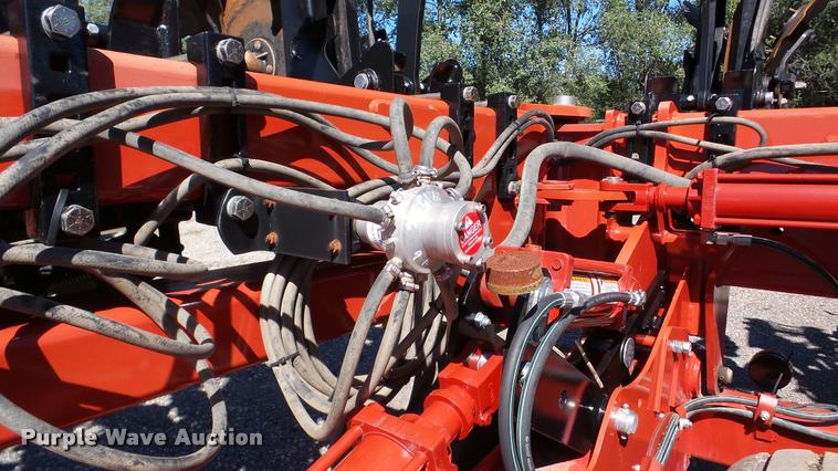 image for item DA2909 2011 Krause Gladiator 1200-1630 strip-till