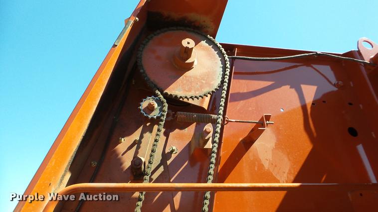 image for item DA2910 2009 AGCO Hesston 5156 round baler