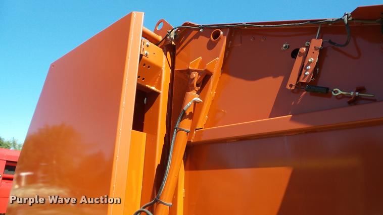 image for item DA2910 2009 AGCO Hesston 5156 round baler