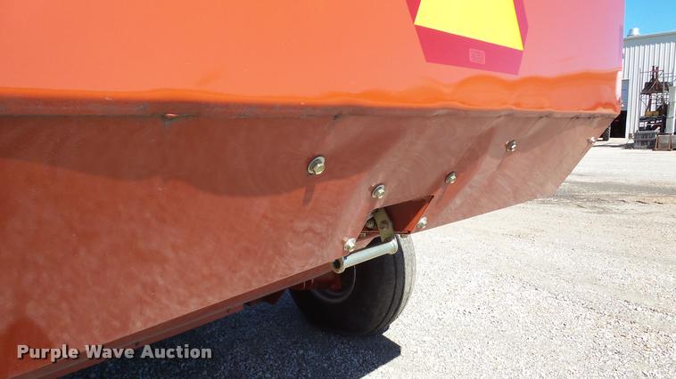 image for item DA2910 2009 AGCO Hesston 5156 round baler