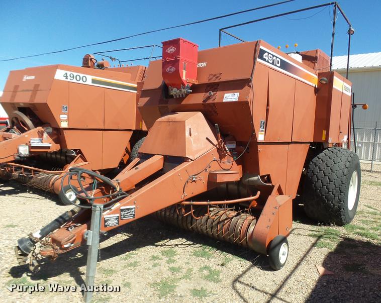 image for item DA4612 2000 AGCO Hesston 4910 large square baler
