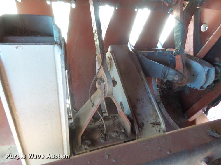 image for item DA4612 2000 AGCO Hesston 4910 large square baler