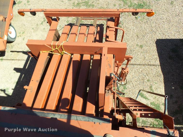 image for item DA4612 2000 AGCO Hesston 4910 large square baler