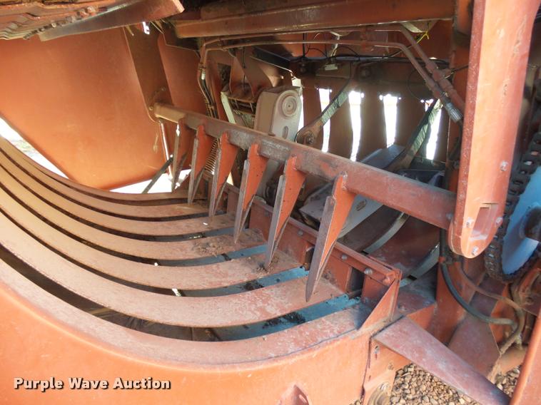 image for item DA4612 2000 AGCO Hesston 4910 large square baler