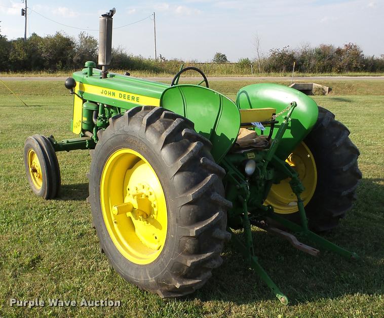 image for item DA8863 John Deere 420 tractor