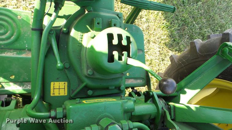 image for item DA8863 John Deere 420 tractor