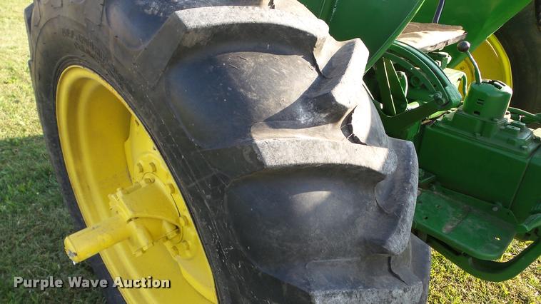 image for item DA8863 John Deere 420 tractor