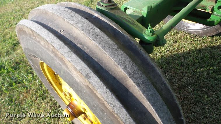 image for item DA8863 John Deere 420 tractor