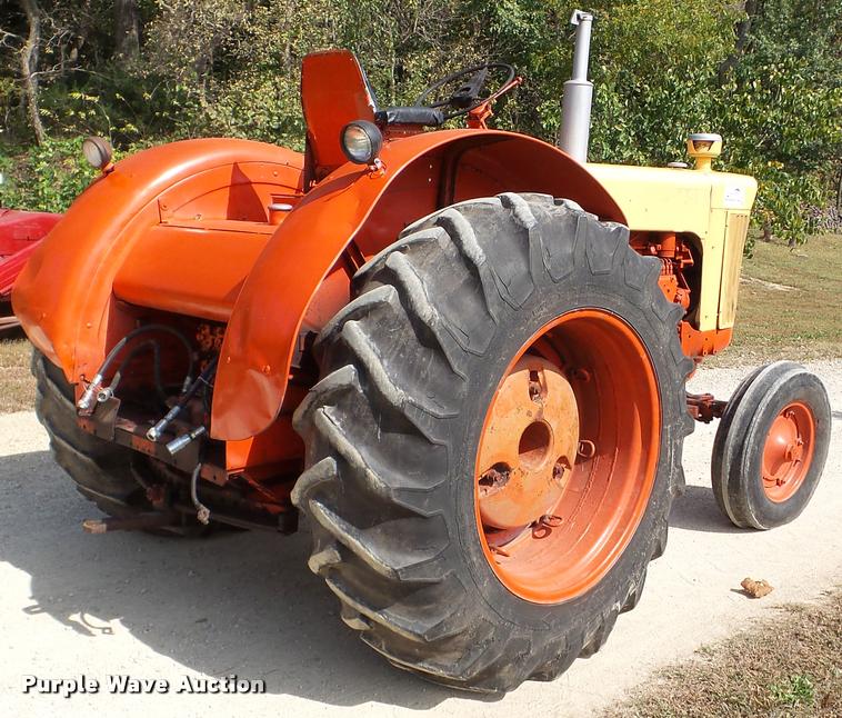 image for item DA8870 Case 930 Comfort King Wheatland tractor