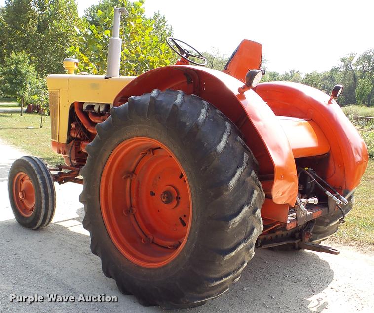 image for item DA8870 Case 930 Comfort King Wheatland tractor