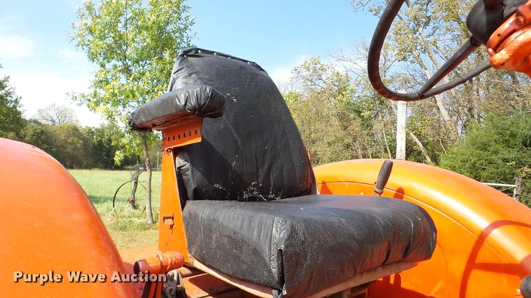 image for item DA8870 Case 930 Comfort King Wheatland tractor