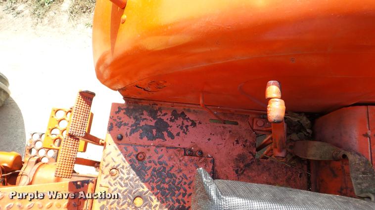 image for item DA8870 Case 930 Comfort King Wheatland tractor