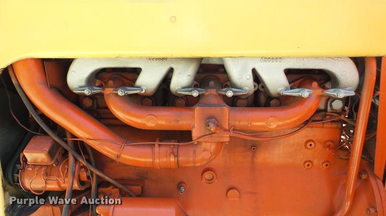 image for item DA8870 Case 930 Comfort King Wheatland tractor