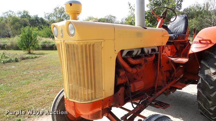 image for item DA8870 Case 930 Comfort King Wheatland tractor