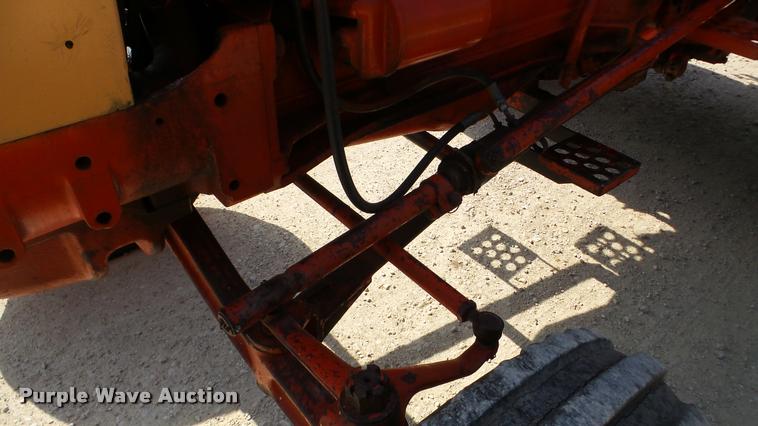 image for item DA8870 Case 930 Comfort King Wheatland tractor