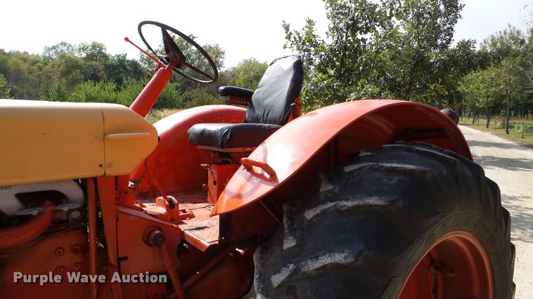 image for item DA8870 Case 930 Comfort King Wheatland tractor