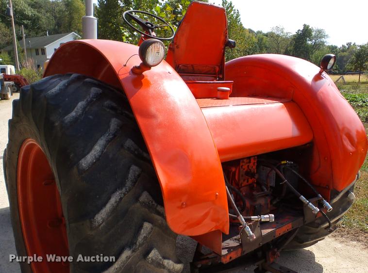 image for item DA8870 Case 930 Comfort King Wheatland tractor