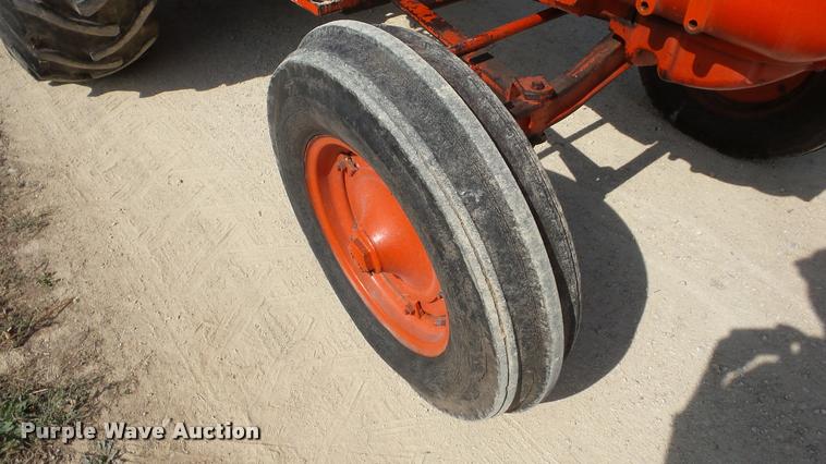 image for item DA8870 Case 930 Comfort King Wheatland tractor