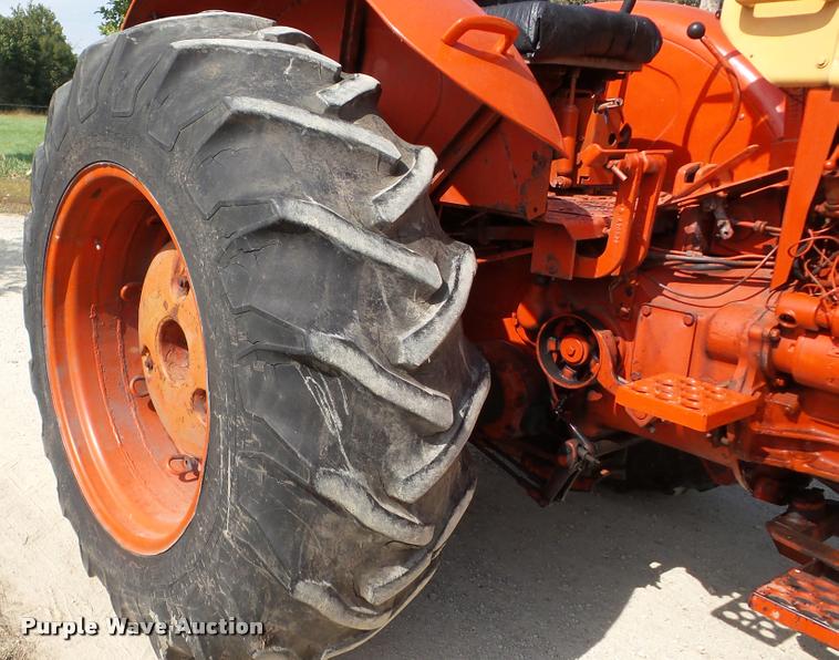 image for item DA8870 Case 930 Comfort King Wheatland tractor