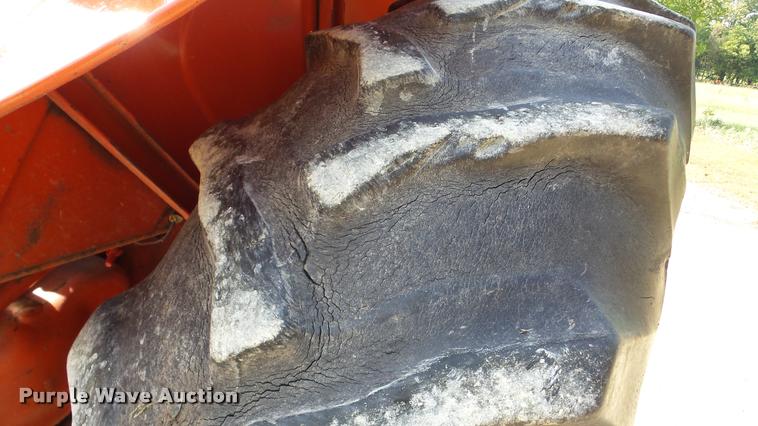 image for item DA8870 Case 930 Comfort King Wheatland tractor