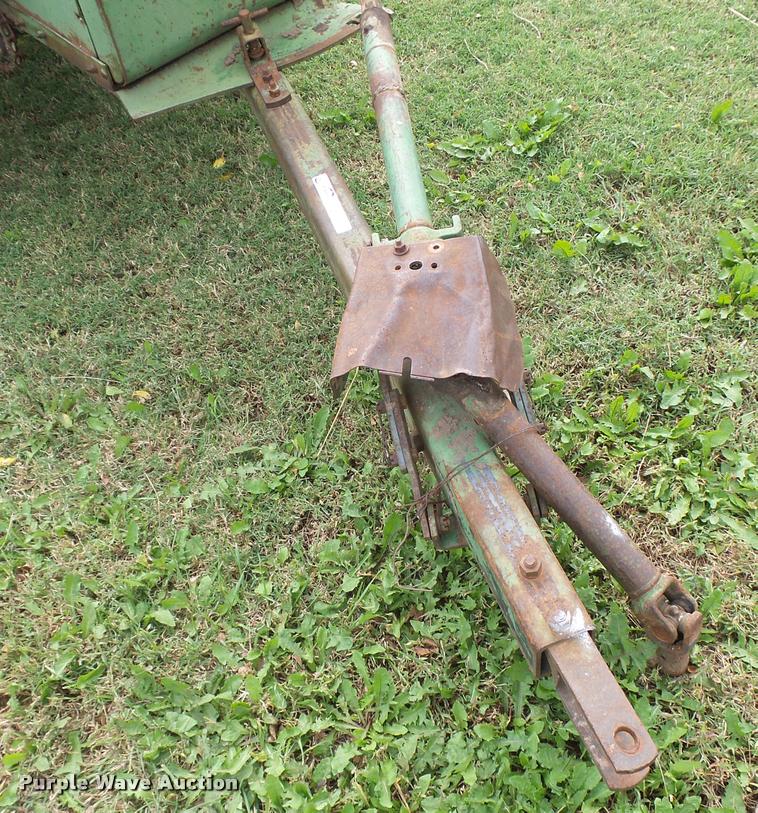 image for item DA9853 John Deere 14T square baler