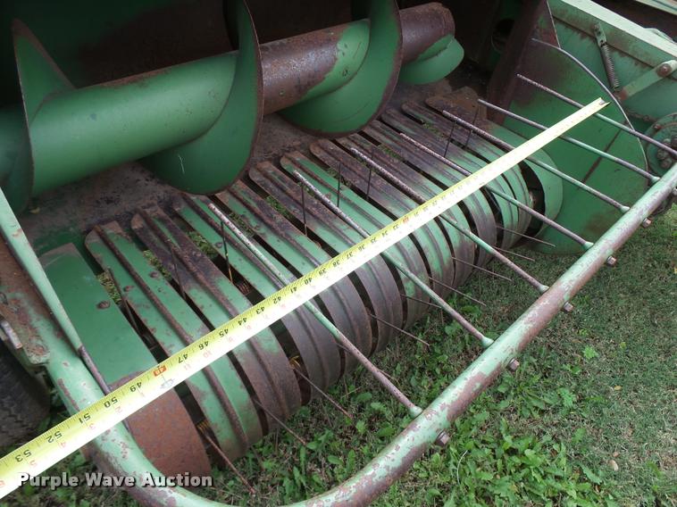 image for item DA9853 John Deere 14T square baler