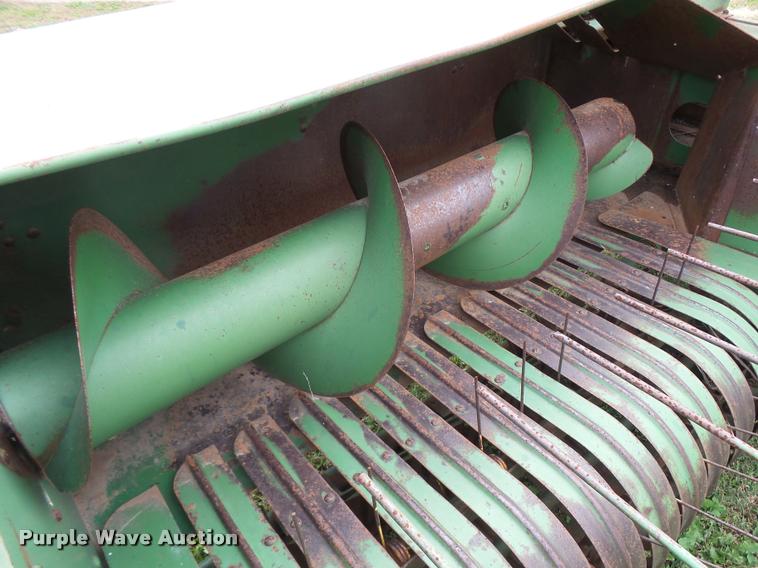 image for item DA9853 John Deere 14T square baler
