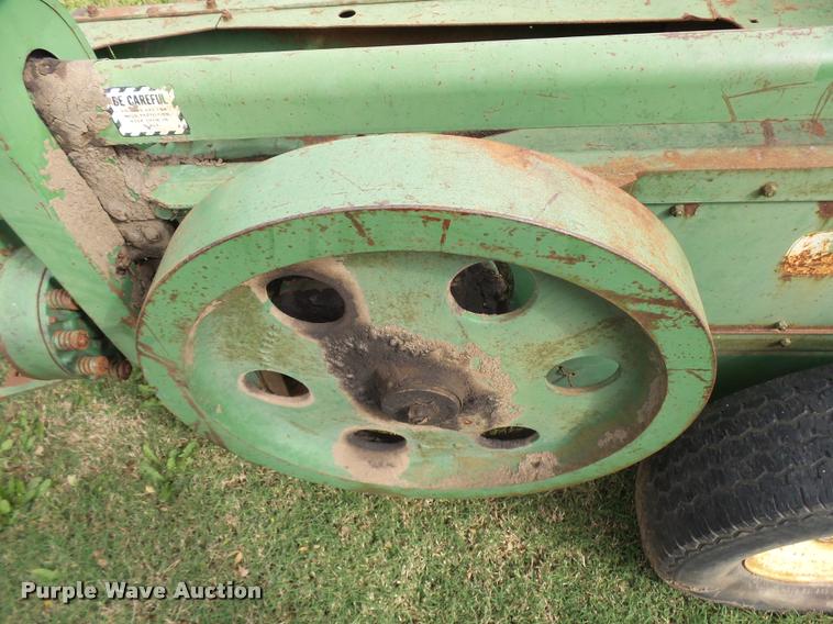 image for item DA9853 John Deere 14T square baler