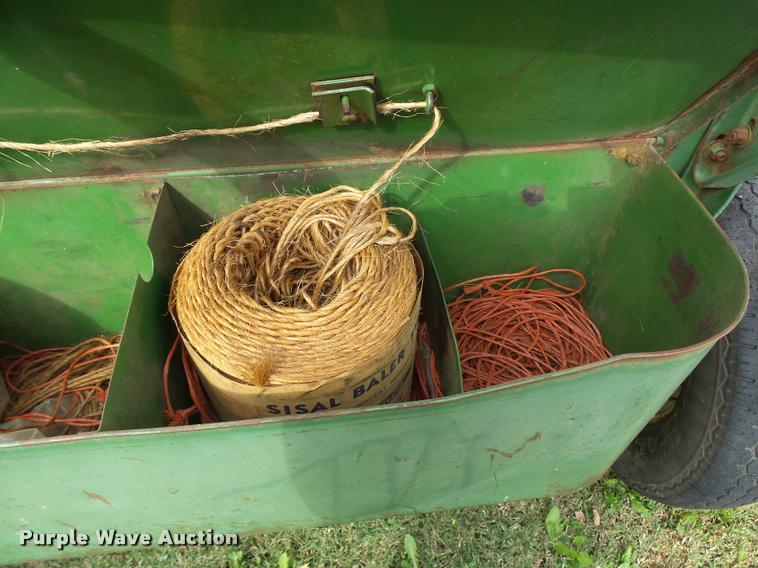 image for item DA9853 John Deere 14T square baler