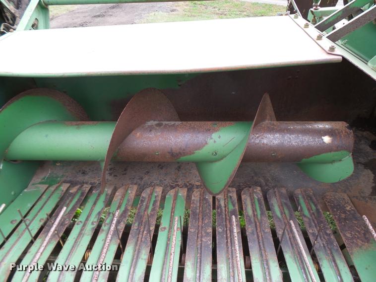 image for item DA9853 John Deere 14T square baler