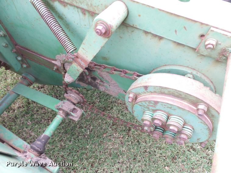 image for item DA9853 John Deere 14T square baler