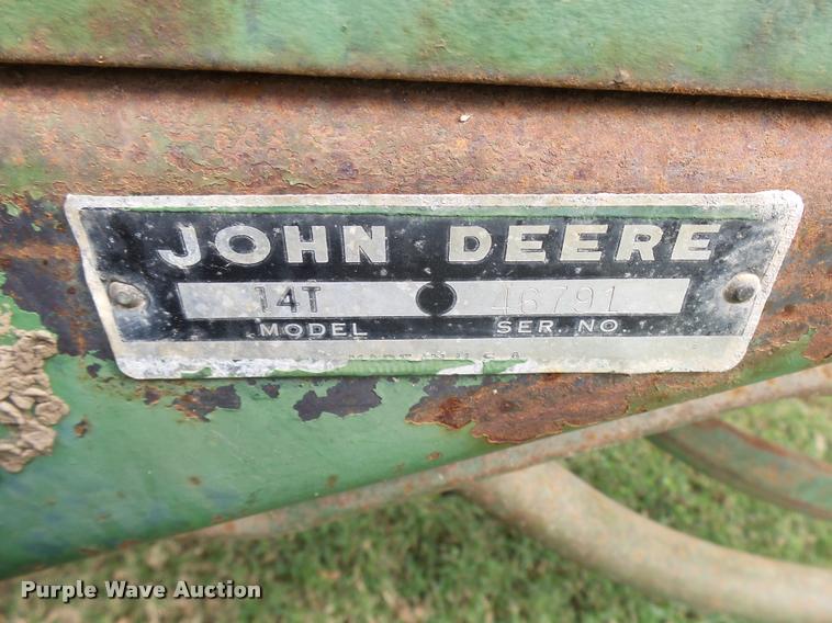 image for item DA9853 John Deere 14T square baler