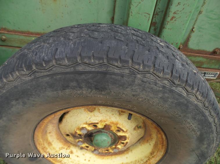 image for item DA9853 John Deere 14T square baler