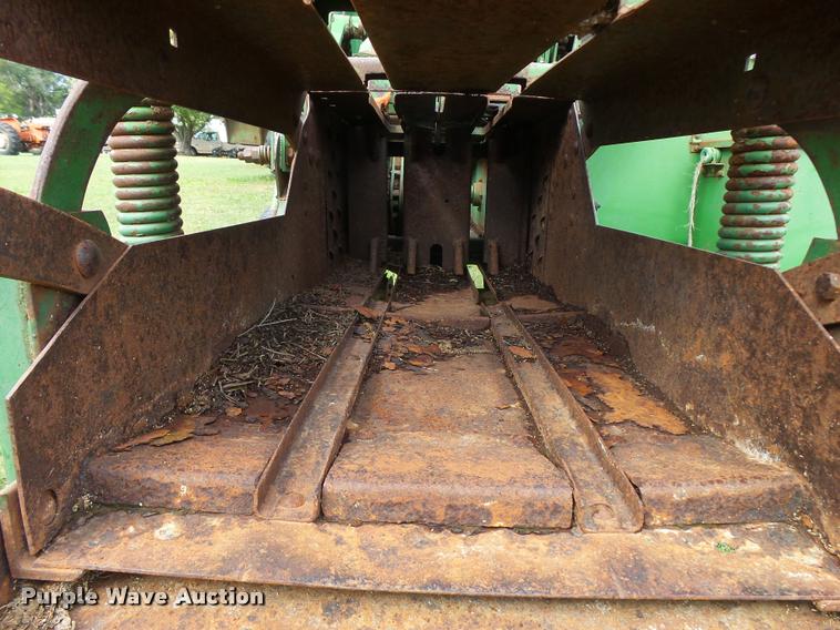 image for item DA9853 John Deere 14T square baler