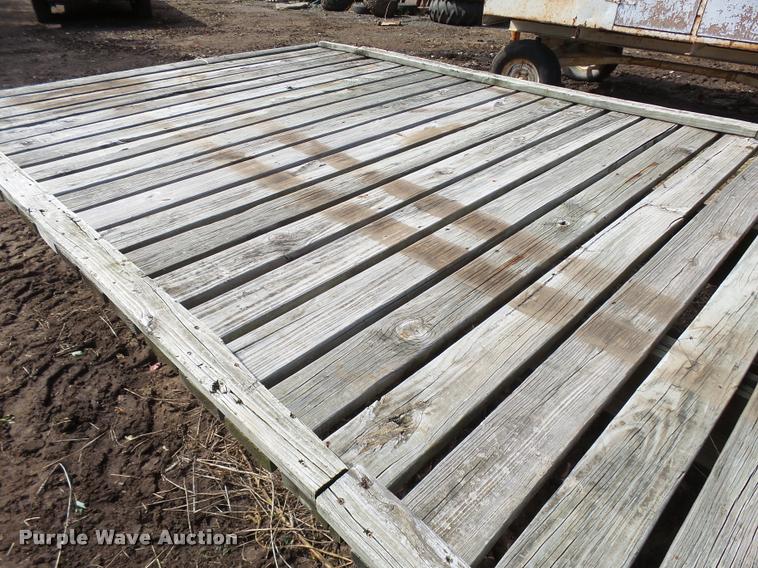 Trosco hay wagon in Mt. Hope, KS | Item DA9879 sold | Purple Wave