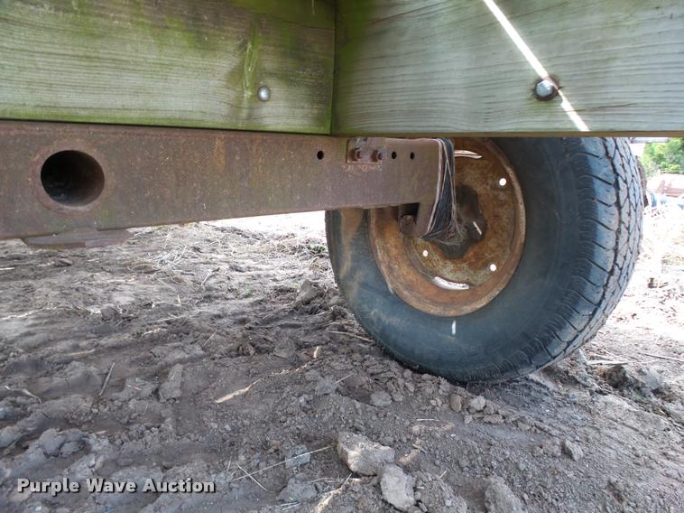 Trosco hay wagon in Mt. Hope, KS | Item DA9879 sold | Purple Wave