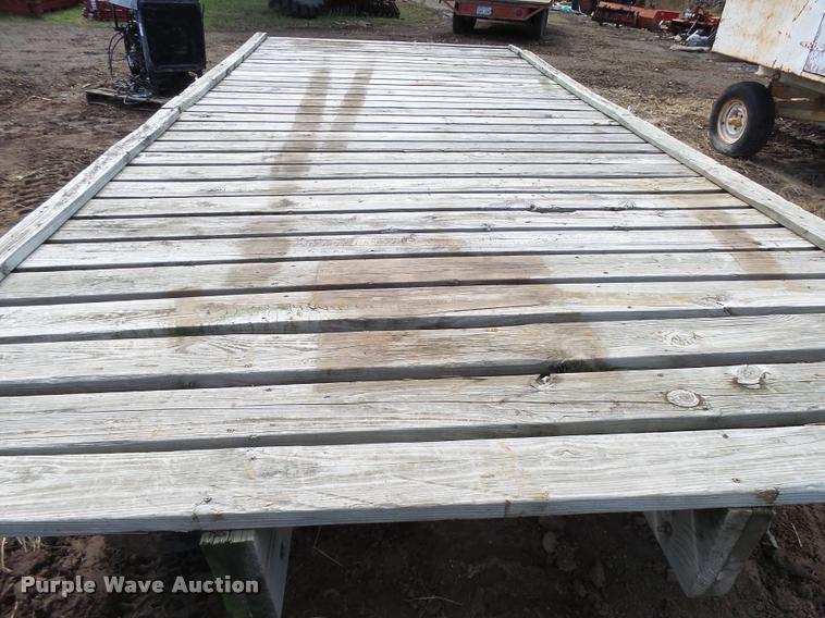 Trosco hay wagon in Mt. Hope, KS | Item DA9879 sold | Purple Wave