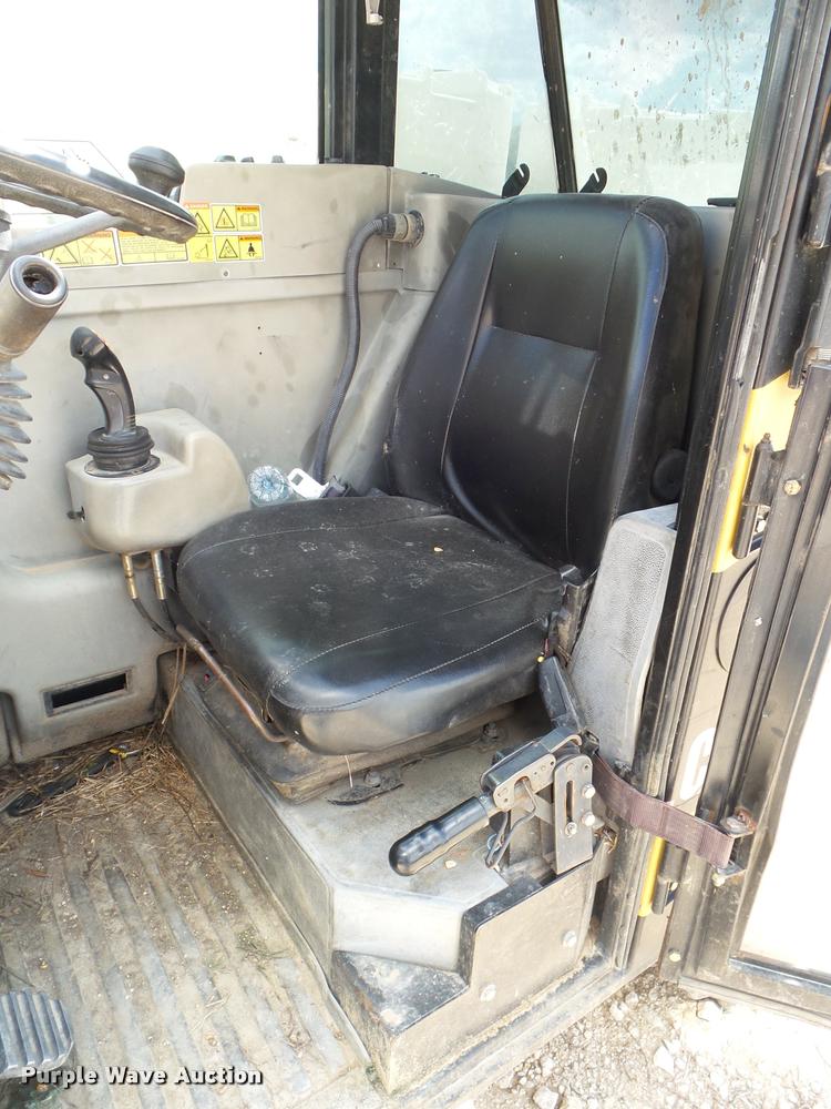 image for item DB3551 2007 Caterpillar TH215 telehandler