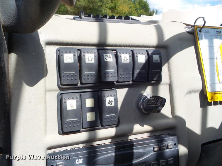 image for item DB3551 2007 Caterpillar TH215 telehandler