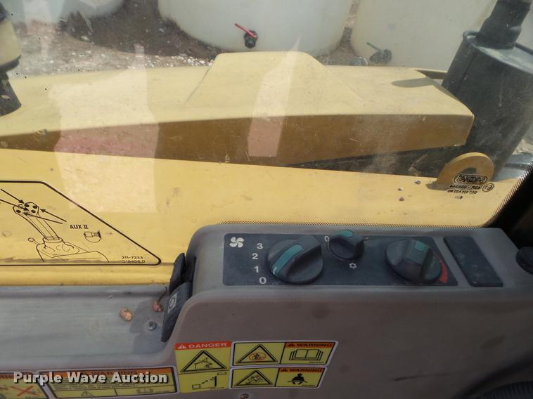 image for item DB3551 2007 Caterpillar TH215 telehandler