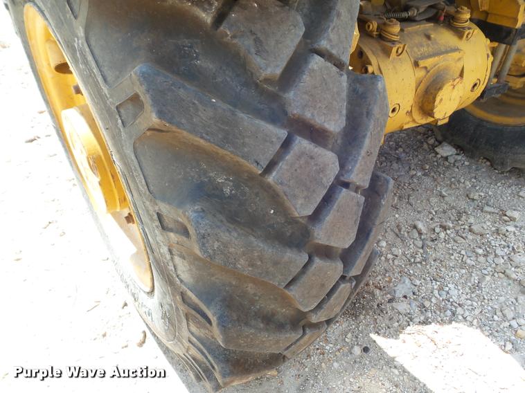 image for item DB3551 2007 Caterpillar TH215 telehandler