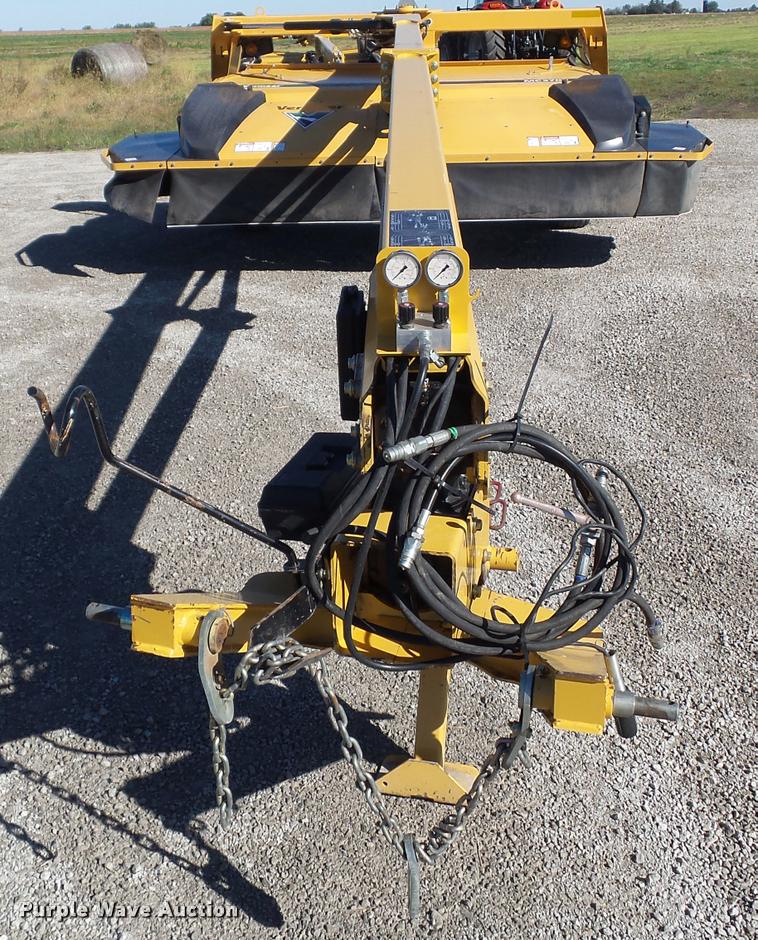 image for item G9552 2013 Vermeer MC3700 center pivot mower conditioner